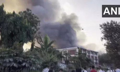 Bangladesh Airport में लगी आग पर काबू, फ्लाइट संचालन फिर से शुरू Bangladesh Airport में लगी आग पर काबू, फ्लाइट संचालन फिर से शुरू