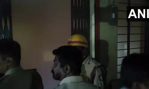 Hubballi में Durgada Bail Kalaghatagi Complex की अंडरग्राउंड दुकान में लगी आग