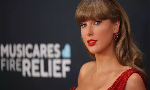 Taylor Swift ने ब्रेन कैंसर से पीड़ित बच्ची को दान किया 1 लाख डॉलर Taylor Swift ने ब्रेन कैंसर से पीड़ित बच्ची को दान किया 1 लाख डॉलर