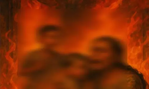 BREAKING: आग में झुलसा परिवार, एक बच्चे की मौत BREAKING: आग में झुलसा परिवार, एक बच्चे की मौत