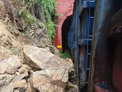 किरंदुल-कोत्तावालसा रेल रूट में कई ट्रेनें रद्द किरंदुल-कोत्तावालसा रेल रूट में कई ट्रेनें रद्द