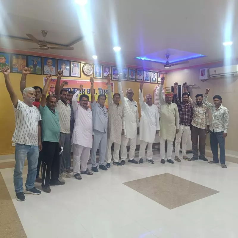 Haryana : कुम्हार सभा ने अधिकारी पर हमला करने के लिए चारुनी की निंदा की Haryana : कुम्हार सभा ने अधिकारी पर हमला करने के लिए चारुनी की निंदा की