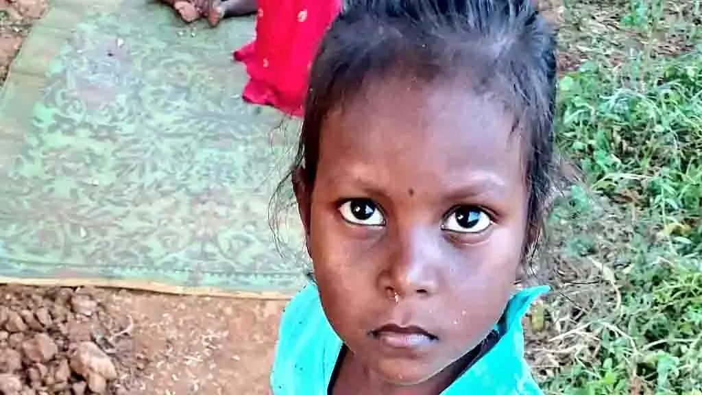 5 साल की बच्ची की सूझबूझ ने Mirzapur में जहर खाने वाली मां को बचाया 5 साल की बच्ची की सूझबूझ ने Mirzapur में जहर खाने वाली मां को बचाया