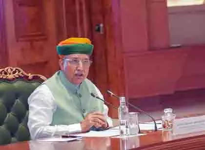 गुजरात में अब 6,000 नोटरी की मंजूरी, कानून मंत्रालय का बड़ा फैसला गुजरात में अब 6,000 नोटरी की मंजूरी, कानून मंत्रालय का बड़ा फैसला