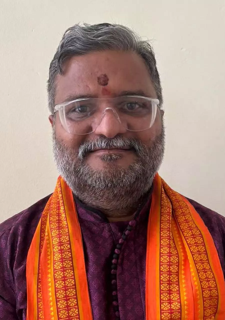 शिवसेना लोकल चुनाव लड़ेगी: Gangadhar Kulkarni शिवसेना लोकल चुनाव लड़ेगी: Gangadhar Kulkarni
