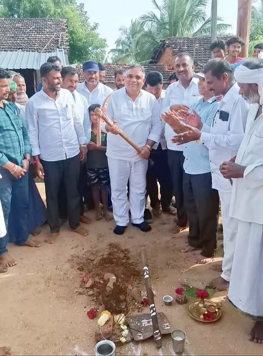 किसानों की खेतों तक पहुंच एक समस्या: पट्टा वितरण जल्द ही किया जाएगा किसानों की खेतों तक पहुंच एक समस्या: पट्टा वितरण जल्द ही किया जाएगा