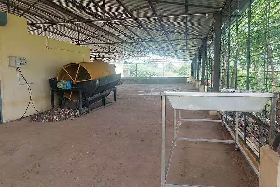 Bagalkot : सॉलिड वेस्ट यूनिट का काम रुका Bagalkot : सॉलिड वेस्ट यूनिट का काम रुका