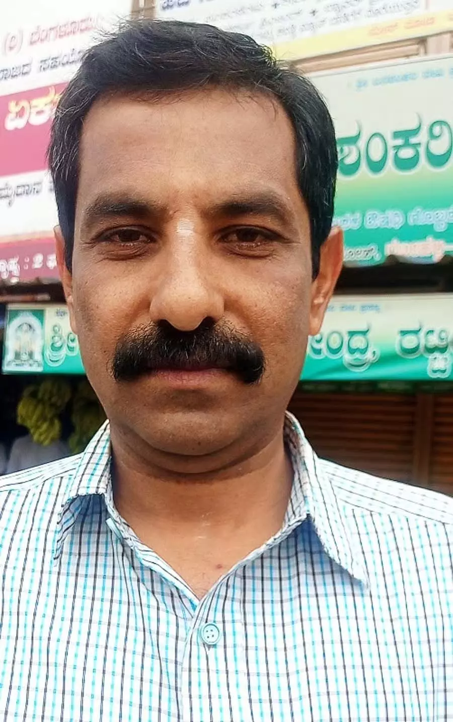 Haveri : विश्वनाथ ने एक हज़ार से ज़्यादा रेप्टाइल्स को बचाया Haveri : विश्वनाथ ने एक हज़ार से ज़्यादा रेप्टाइल्स को बचाया