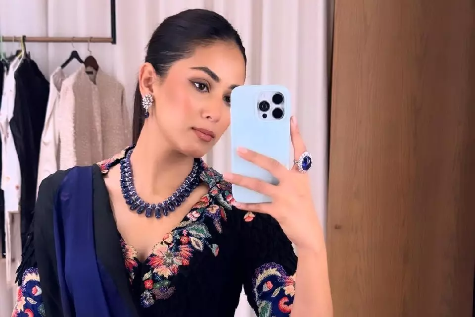 Mira Rajput ने दिखाया कि समय के साथ भी लहंगा बना परफेक्ट Mira Rajput ने दिखाया कि समय के साथ भी लहंगा बना परफेक्ट