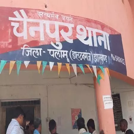 युवक की दिनदहाड़े हत्या, आरोपी फरार, पेंटिंग का काम करता था युवक की दिनदहाड़े हत्या, आरोपी फरार, पेंटिंग का काम करता था