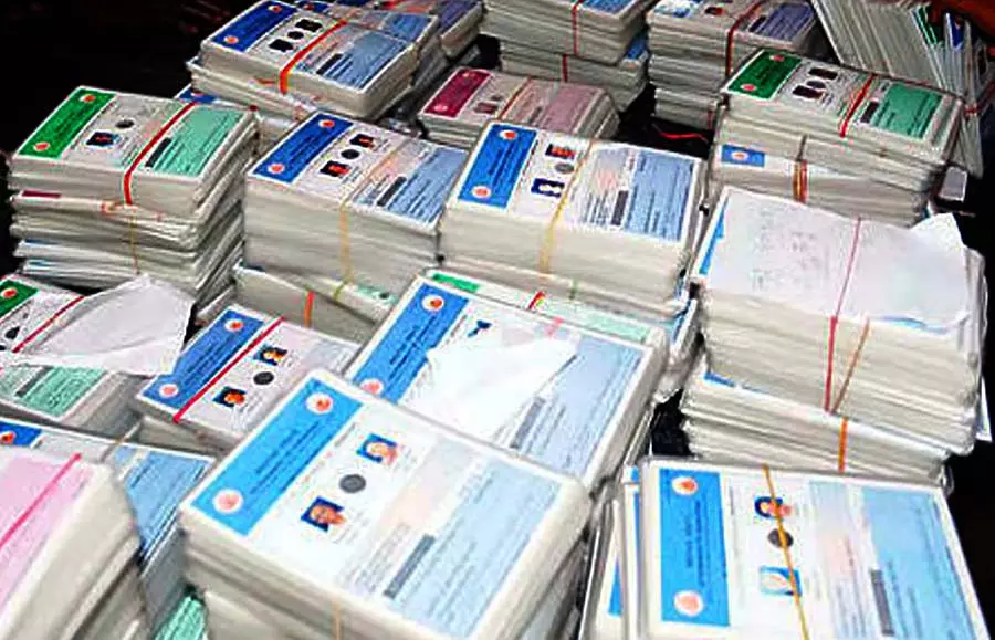 Mandya : अयोग्य लोगों को मिले 7,088 कार्ड APL में बदले गए Mandya : अयोग्य लोगों को मिले 7,088 कार्ड APL में बदले गए
