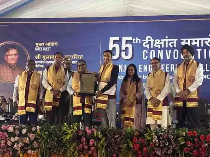 पावरग्रिड के सीएमडी आर के त्यागी को PEC द्वारा मानद डॉक्टरेट की उपाधि प्रदान की गई पावरग्रिड के सीएमडी आर के त्यागी को PEC द्वारा मानद डॉक्टरेट की उपाधि प्रदान की गई