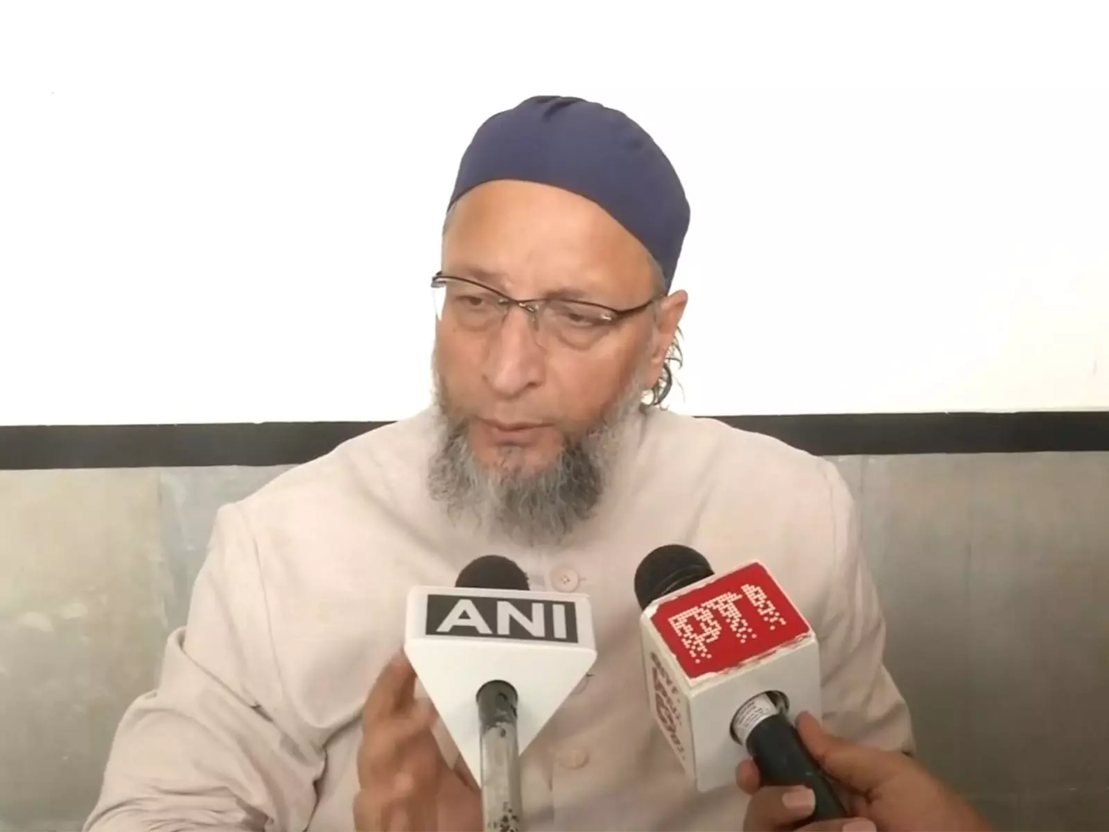 Owaisi ने रूस से 4 भारतीयों की सुरक्षित वापसी की अपील की Owaisi ने रूस से 4 भारतीयों की सुरक्षित वापसी की अपील की