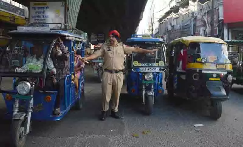 Ludhiana: शहर में सुचारू यातायात सुनिश्चित करने के लिए 400 से अधिक पुलिसकर्मी तैनात Ludhiana: शहर में सुचारू यातायात सुनिश्चित करने के लिए 400 से अधिक पुलिसकर्मी तैनात