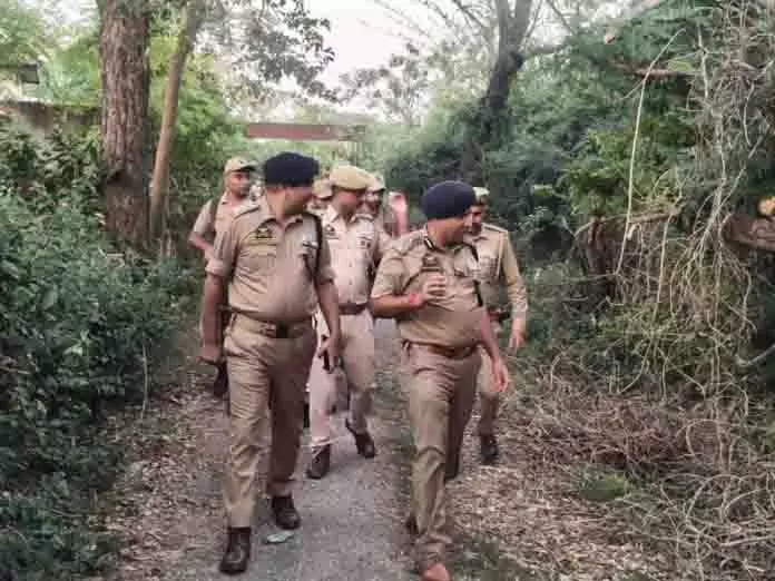JSK रेंज के डीआईजी ने कठुआ में सुरक्षा और सीमा तैयारियों की समीक्षा की JSK रेंज के डीआईजी ने कठुआ में सुरक्षा और सीमा तैयारियों की समीक्षा की