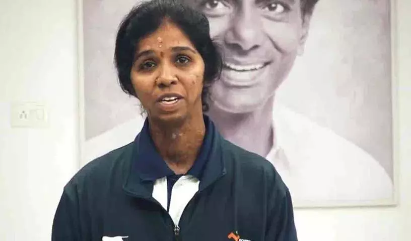 KTR का एक गरीब खिलाड़ी को आश्वासन KTR का एक गरीब खिलाड़ी को आश्वासन