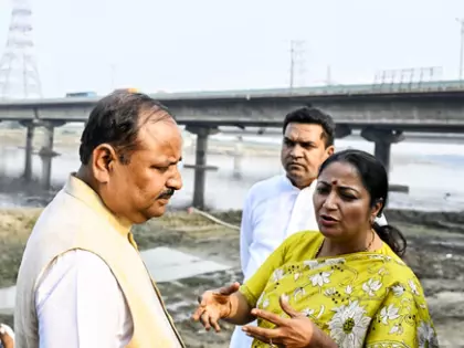 दिल्ली CM ने दिवाली पर दी शुभकामनाएं, हरित पटाखों का किया आग्रह दिल्ली CM ने दिवाली पर दी शुभकामनाएं, हरित पटाखों का किया आग्रह