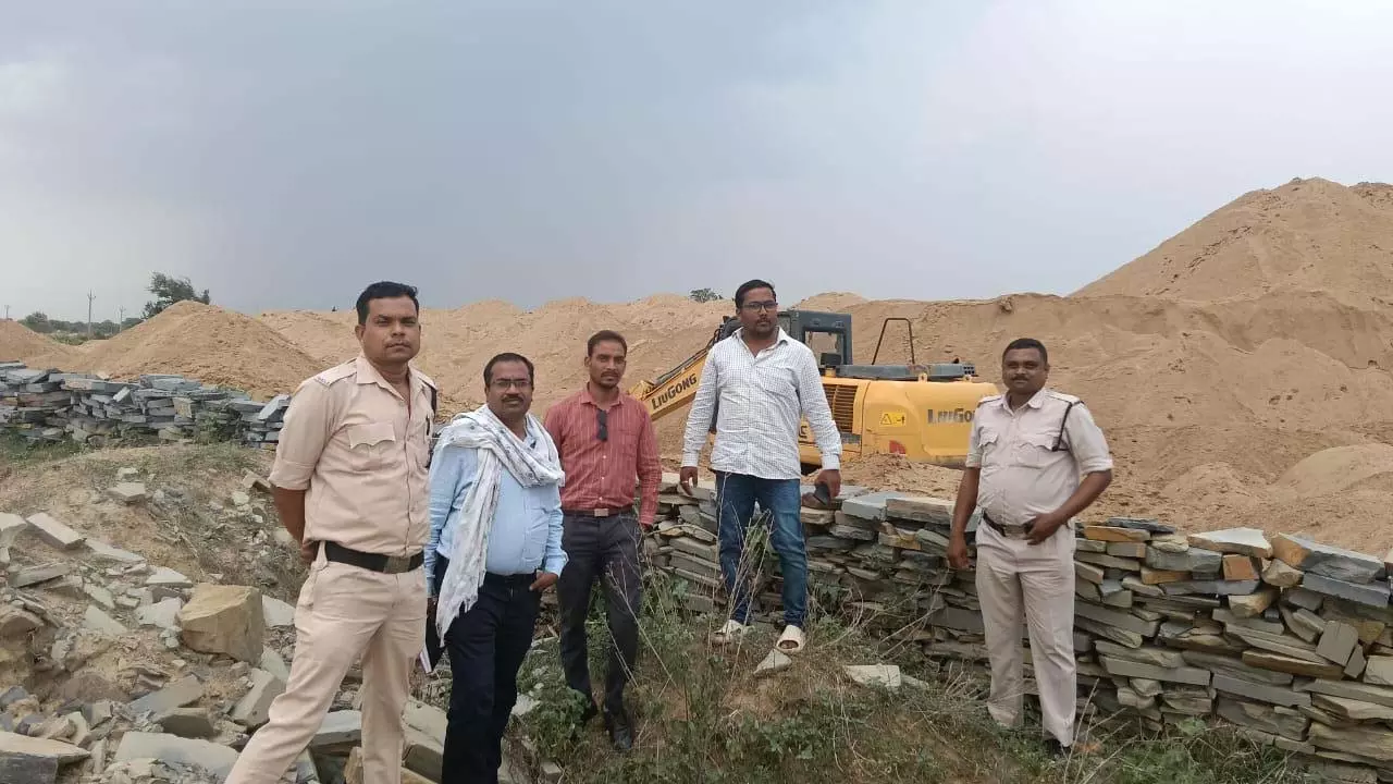 कलेक्टर की सख्ती से जिले में 10 अवैध रेत भंडारण की होगी नीलामी कलेक्टर की सख्ती से जिले में 10 अवैध रेत भंडारण की होगी नीलामी