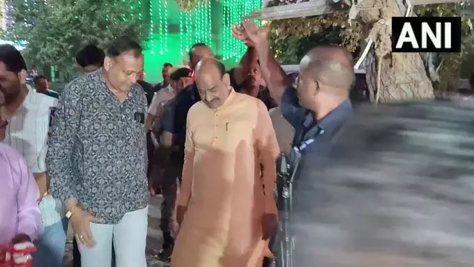 लोकसभा अध्यक्ष ओम बिरला ने बच्चों को दिवाली उपहार वितरित किए, मजदूरों से की संवाद लोकसभा अध्यक्ष ओम बिरला ने बच्चों को दिवाली उपहार वितरित किए, मजदूरों से की संवाद