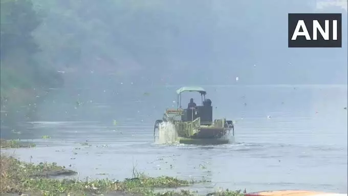 छठ पूजा से पहले यमुना घाटों की सफाई का काम तेज छठ पूजा से पहले यमुना घाटों की सफाई का काम तेज