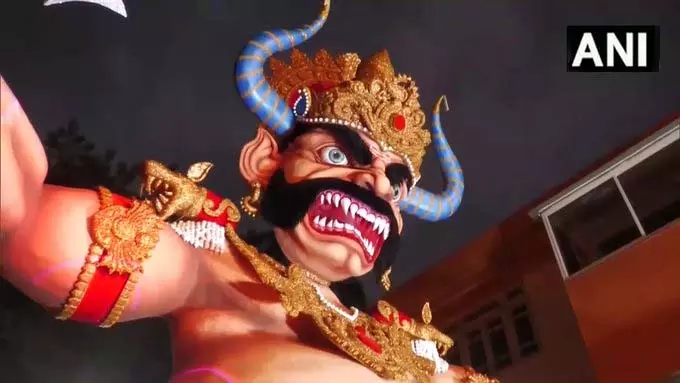 गोवा में दिवाली पर राक्षस नरकासुर पुतले का दहन, उत्सव की धूम गोवा में दिवाली पर राक्षस नरकासुर पुतले का दहन, उत्सव की धूम