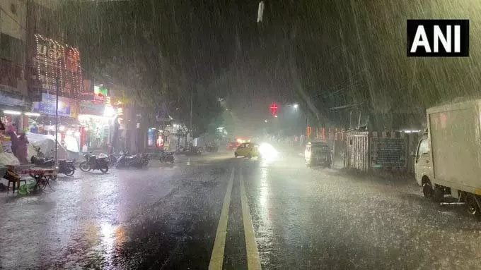 थूथुकुडी में झमाझम बारिश, कई इलाकों में भरा पानी थूथुकुडी में झमाझम बारिश, कई इलाकों में भरा पानी