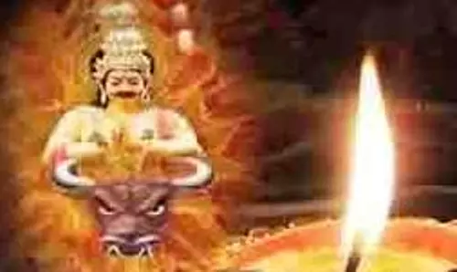 Narak Chaturdashi 2025: छोटी दिवाली का नाम नरक चतुर्दशी कैसे पड़ा? जानिए इसकी वजह Narak Chaturdashi 2025: छोटी दिवाली का नाम नरक चतुर्दशी कैसे पड़ा? जानिए इसकी वजह