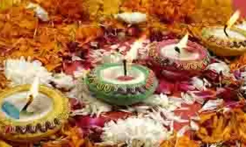 Choti Diwali 2025: छोटी दिवाली आज, अभ्यंग स्नान और पूजा का शुभ मुहूर्त से विधि तक, जानें सबकुछ Choti Diwali 2025: छोटी दिवाली आज, अभ्यंग स्नान और पूजा का शुभ मुहूर्त से विधि तक, जानें सबकुछ