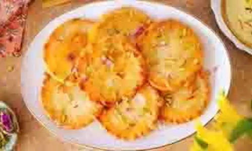 Recipe: घर पर बनाये स्वादिष्ट मीठे मालपुआ Recipe: घर पर बनाये स्वादिष्ट मीठे मालपुआ