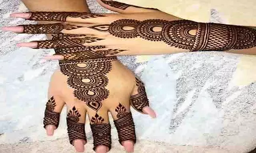 Diwali Quick Mehndi Design: 5 मिनट में लगाएं दिवाली की Trending Mehndi Diwali Quick Mehndi Design: 5 मिनट में लगाएं दिवाली की Trending Mehndi