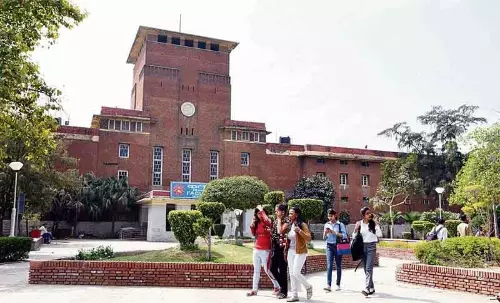डीयू के एथलीटों ने उपेक्षा और शैक्षणिक सहायता की कमी निंदा की डीयू के एथलीटों ने उपेक्षा और शैक्षणिक सहायता की कमी निंदा की