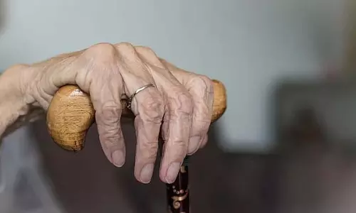 सरकारी कर्मचारियों को अपने माता-पिता को नज़रअंदाज़ करने पर सैलरी में कटौती का सामना करना पड़ेगा सरकारी कर्मचारियों को अपने माता-पिता को नज़रअंदाज़ करने पर सैलरी में कटौती का सामना करना पड़ेगा