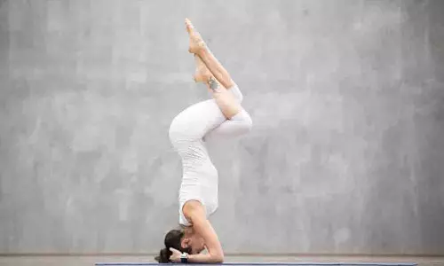Yoga Tips: नहीं मिलता व्यायाम के लिए वक्त? पांच मिनट में करें इन योगासनों का अभ्यास Yoga Tips: नहीं मिलता व्यायाम के लिए वक्त? पांच मिनट में करें इन योगासनों का अभ्यास