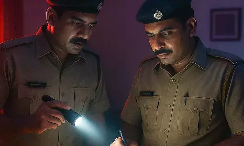 Mumbai : क्राइम ब्रांच ने असली सोने को पीतल के बिस्कुट से बदलने वाले गैंग का भंडाफोड़ किया Mumbai : क्राइम ब्रांच ने असली सोने को पीतल के बिस्कुट से बदलने वाले गैंग का भंडाफोड़ किया