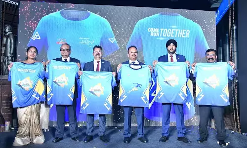 केनरा बैंक मैराथन 2025: जर्सी का अनावरण केनरा बैंक मैराथन 2025: जर्सी का अनावरण