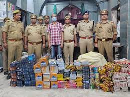 Palwal police ने अवैध पटाखा फैक्ट्री का भंडाफोड़ किया, 2 टन से अधिक स्टॉक जब्त किया