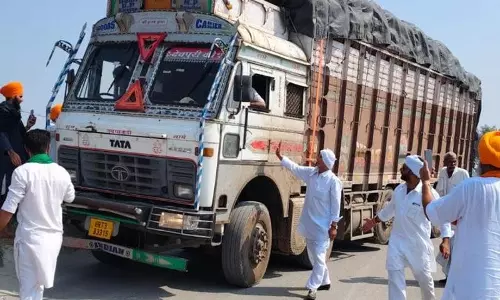 Haryana : यूपी से राज्य में आने वाले धान और चावल से लदे ट्रकों को रोकें Haryana : यूपी से राज्य में आने वाले धान और चावल से लदे ट्रकों को रोकें