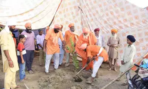 Seechewal ने हरित दिवाली, पटाखों पर पूर्ण प्रतिबंध की वकालत की Seechewal ने हरित दिवाली, पटाखों पर पूर्ण प्रतिबंध की वकालत की