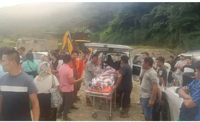 Manipur: 18 वर्षीय युवक की बराक नदी में जलमग्न कब्र Manipur: 18 वर्षीय युवक की बराक नदी में जलमग्न कब्र