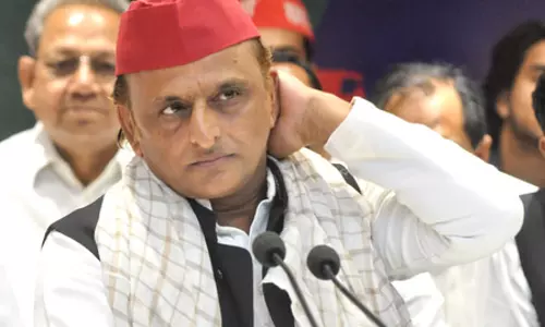 दीये जलाने को पैसे की बर्बादी बताने पर भाजपा ने अखिलेश यादव को घेरा, बताया हिंदू आस्था का अपमान दीये जलाने को पैसे की बर्बादी बताने पर भाजपा ने अखिलेश यादव को घेरा, बताया हिंदू आस्था का अपमान