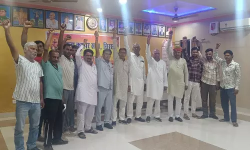 Haryana : कुम्हार सभा ने अधिकारी पर हमला करने के लिए चारुनी की निंदा की