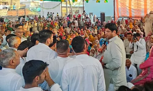 दुष्यंत ने कानून-व्यवस्था की स्थिति को लेकर भाजपा पर तीखा हमला बोला दुष्यंत ने कानून-व्यवस्था की स्थिति को लेकर भाजपा पर तीखा हमला बोला