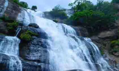 Tamil Nadu: कोर्टालम झरने पर नहाने पर प्रतिबंध जारी