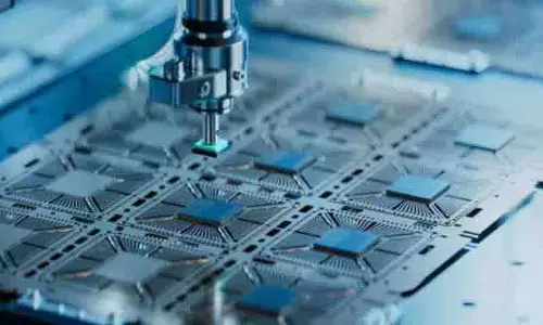 DRDO अध्यक्ष ने भारत की तकनीक और राष्ट्रीय सुरक्षा को बढ़ावा देने में सेमीकंडक्टर्स की भूमिका पर ज़ोर दिया DRDO अध्यक्ष ने भारत की तकनीक और राष्ट्रीय सुरक्षा को बढ़ावा देने में सेमीकंडक्टर्स की भूमिका पर ज़ोर दिया