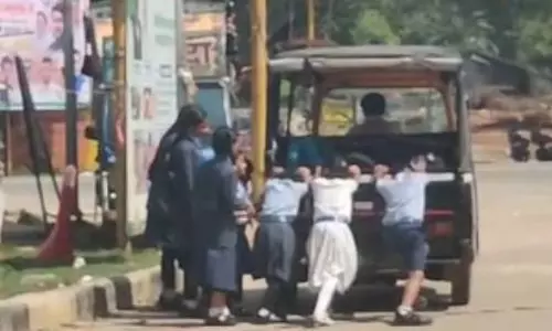एक्सीडेंट को निमंत्रण देने की एक ये भी वजह एक्सीडेंट को निमंत्रण देने की एक ये भी वजह