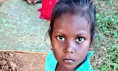 5 साल की बच्ची की सूझबूझ ने Mirzapur में जहर खाने वाली मां को बचाया