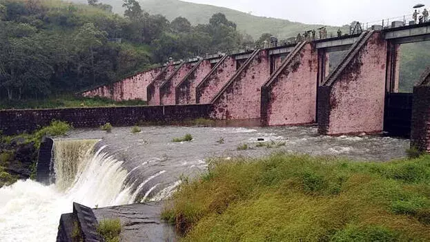 kerala: मुल्लापेरियार बांध में जलस्तर फिर बढ़ा, शटर और ऊपर उठाए जाएँगे kerala: मुल्लापेरियार बांध में जलस्तर फिर बढ़ा, शटर और ऊपर उठाए जाएँगे