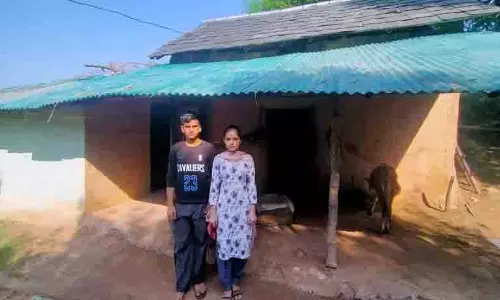 Himachal: अनाथ गद्दी भाई-बहन सरकारी सहायता पाने के लिए संघर्ष कर रहे Himachal: अनाथ गद्दी भाई-बहन सरकारी सहायता पाने के लिए संघर्ष कर रहे