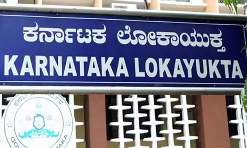 Haveri : लोकायुक्त पुलिस से बचने के लिए SDA ने रिश्वत के पैसे छिपाए