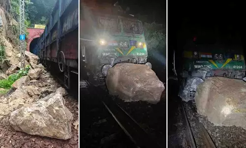 कोरापुट-किरंदुल रेलवे लाइन पर हादसा टला, पहाड़ी से गिरे पत्थर